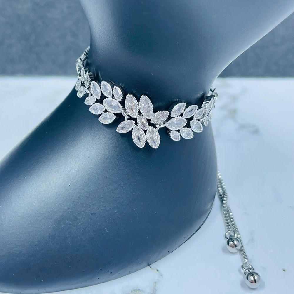 Adjustable bracelet